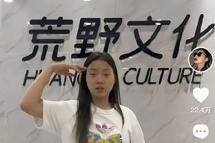 演技可以？对手倒地后看到奥塔维奥染黄立刻起身，C罗点赞+鼓掌